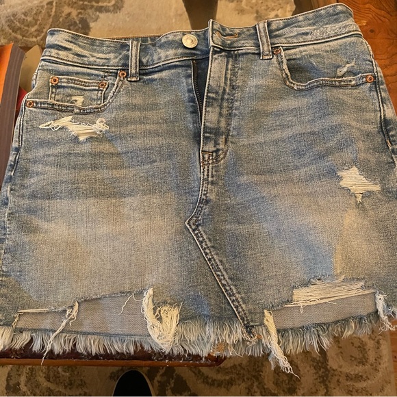 American Eagle high rise mini distressed denim jean‎ skirt new with tags size 10 - Picture 3 of 11